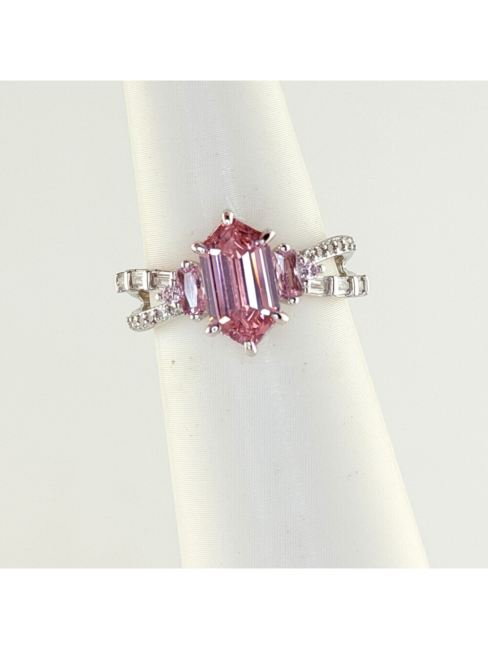 Bomb Party Ring Sz 7 "It's Got To Be Glam" RBP8208 Rose Quartz On Rhodium